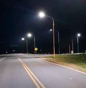 Comunas del Departamento firmarán convenios para recibir fondos para iluminación de rutas y accesos