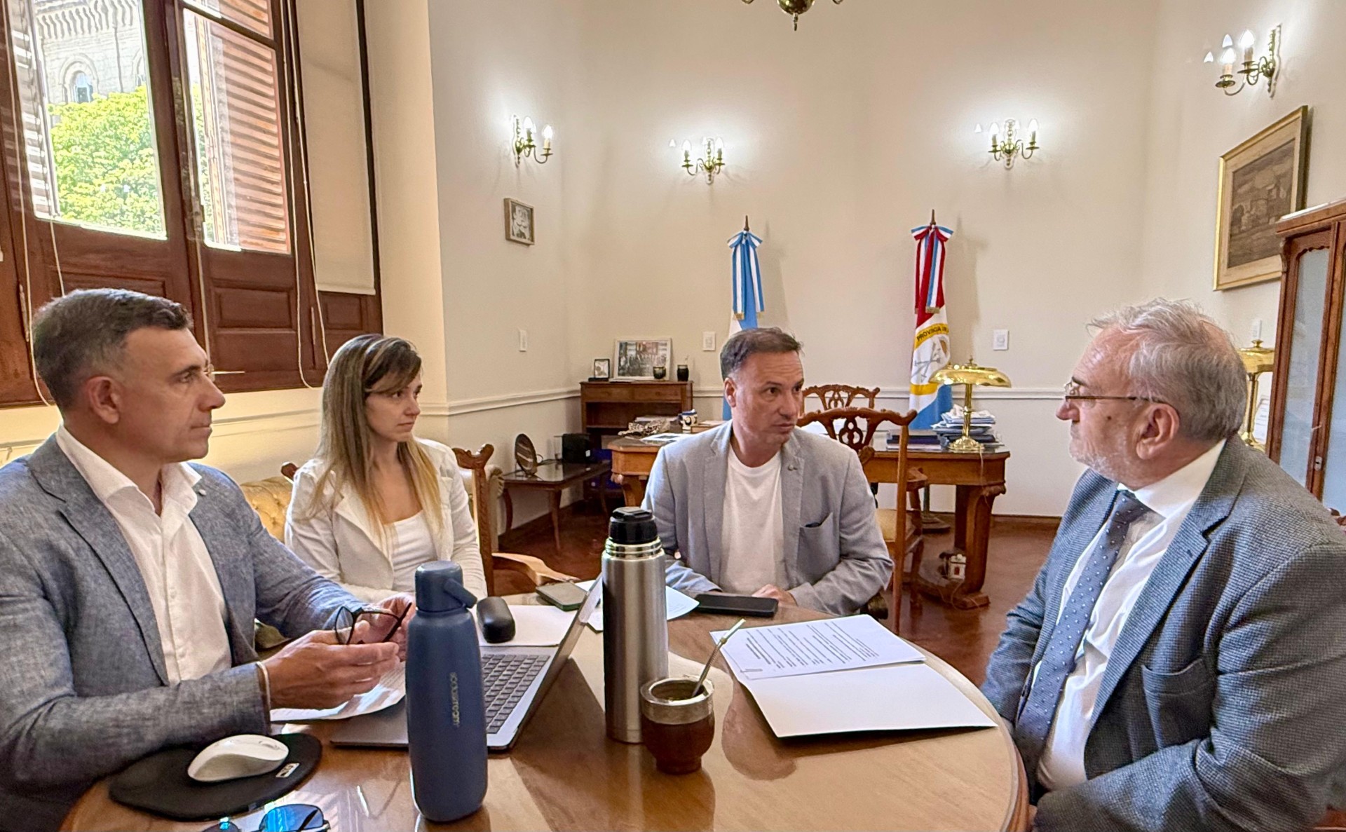  CALVO Y EL MINISTRO ENRICO SE REÚNEN PARA ANALIZAR UN PLAN DE OBRAS PÚBLICAS DE IMPORTANCIA EN EL DEPARTAMENTO CASTELLANOS